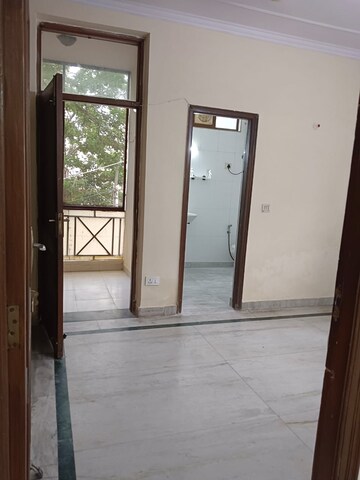 Room in 2 BHK Builder Floor at Lajpat Nagar 4 – for Rent