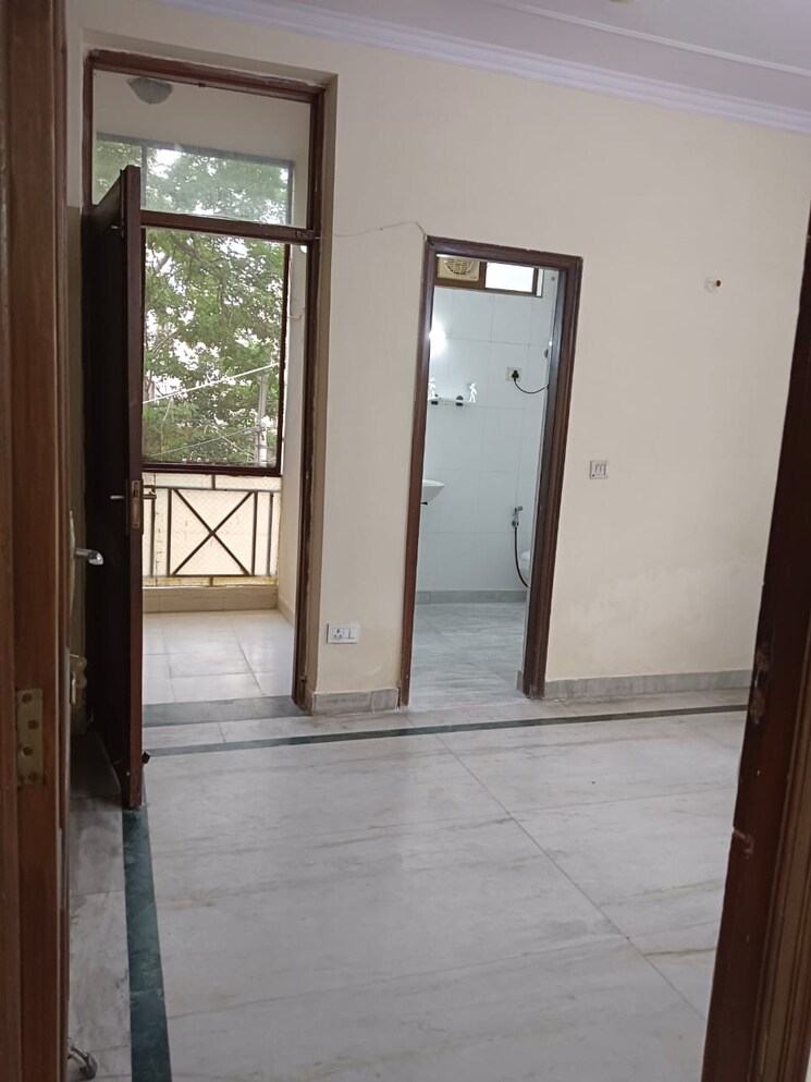 Room, lajpat nagar 4 2 Bedroom 1000 Sq.Ft. Builder Floor In Lajpat Nagar 4 Delhi 8923293