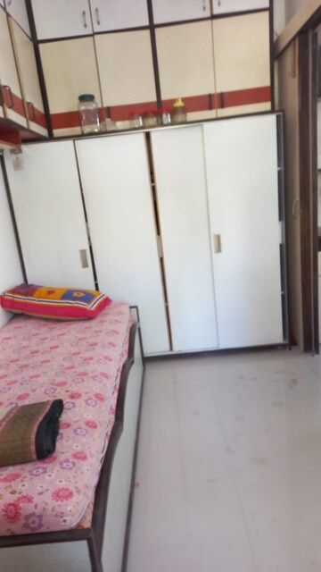 Room in 1.5 BHK Apartment at Shree Shastri Krupa CHS, Andheri West – for Rent