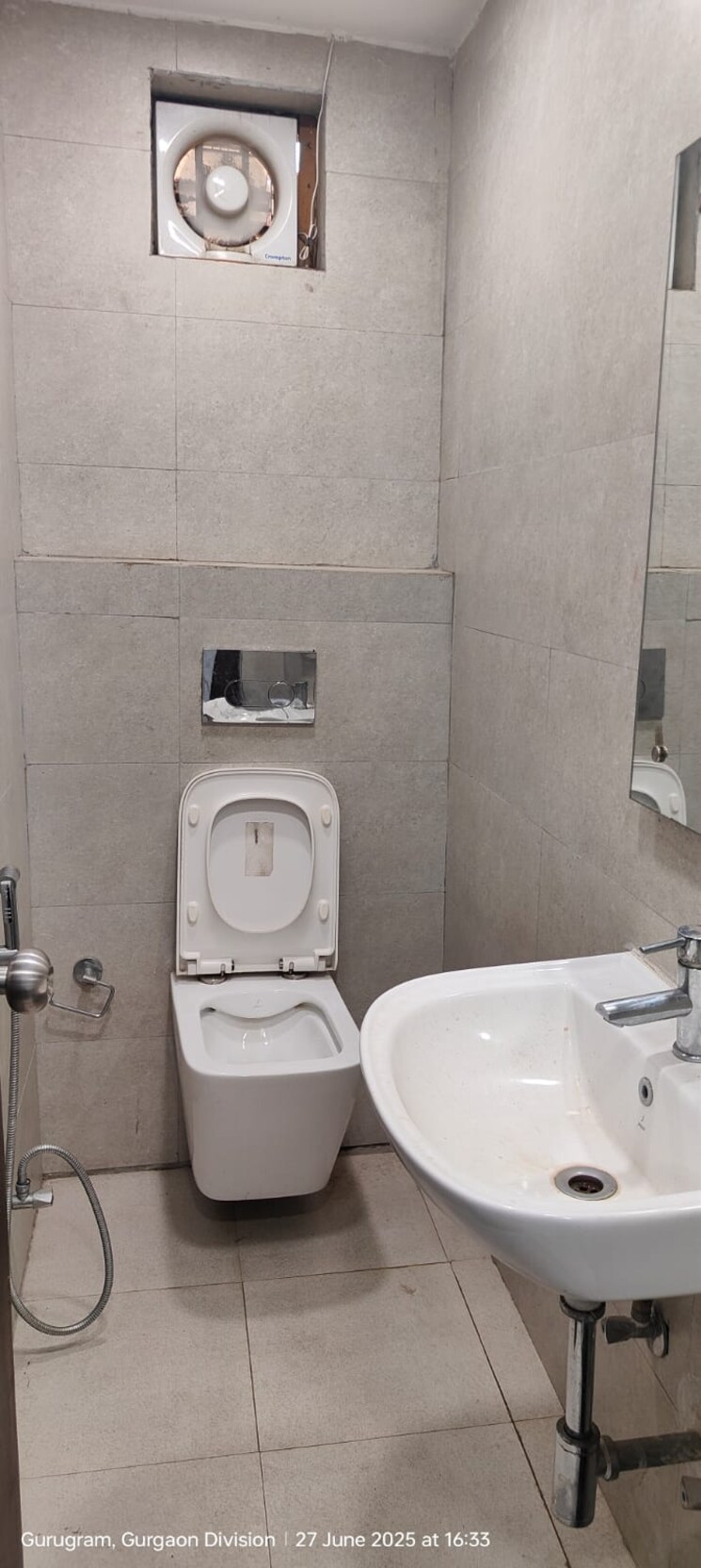 Floor Plan, udyog vihar Commercial Office Space 2000 Sq.Ft. In Udyog Vihar Gurgaon 8923380