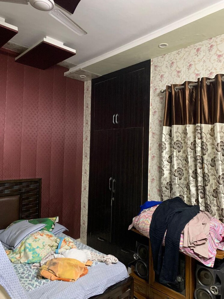 Bedroom, sector 10 2.5 Bedroom 810 Sq.Yd. Builder Floor In Sector 10 Faridabad 8923393