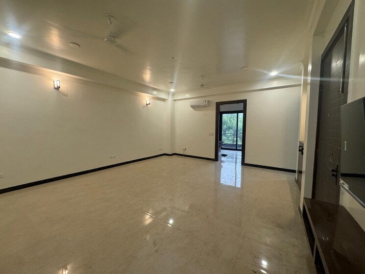 Room, sector 43 3 Bedroom 200 Sq.Yd. Builder Floor In Sector 43 Gurgaon 8923401