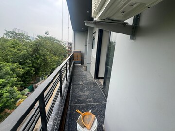 Balcony in 3 BHK Builder Floor at Sector 43 – for Rent