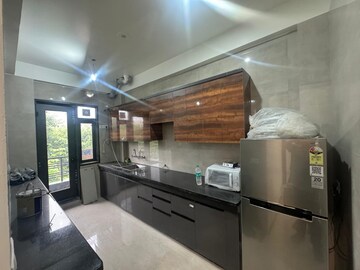Kitchen in 3 BHK Builder Floor at Sector 43 – for Rent