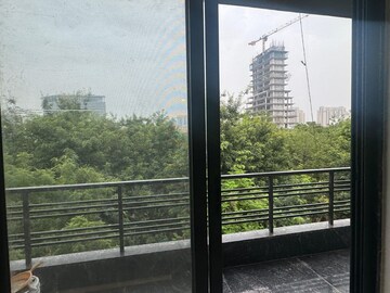 Balcony in 3 BHK Builder Floor at Sector 43 – for Rent