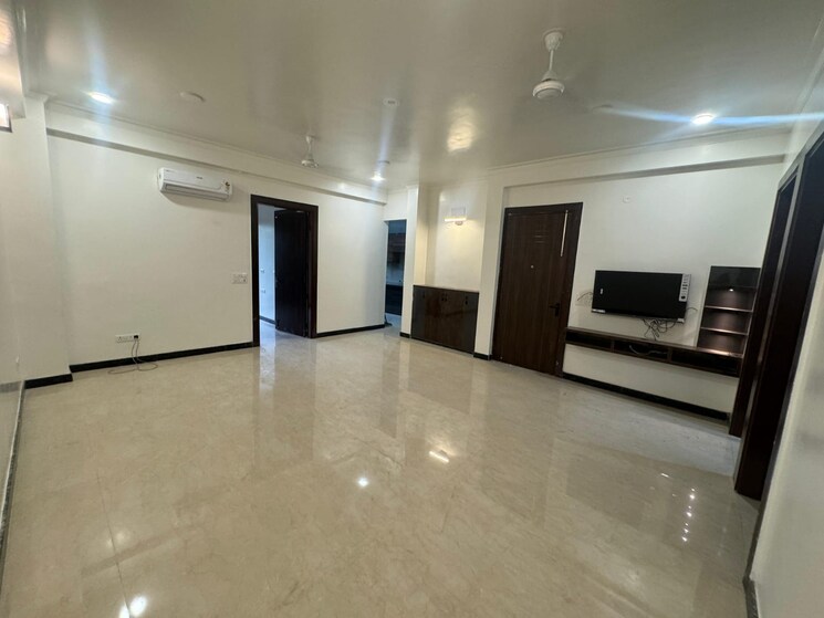 Room, sector 43 3 Bedroom 200 Sq.Yd. Builder Floor In Sector 43 Gurgaon 8923401