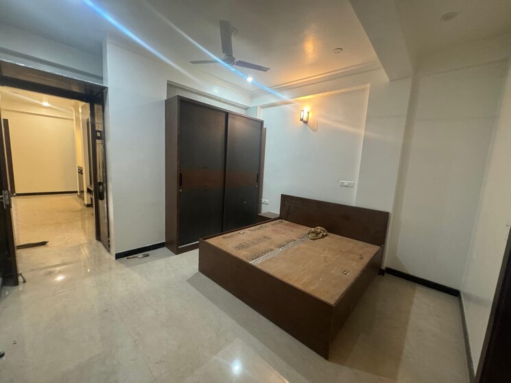 Room, sector 43 3 Bedroom 200 Sq.Yd. Builder Floor In Sector 43 Gurgaon 8923401