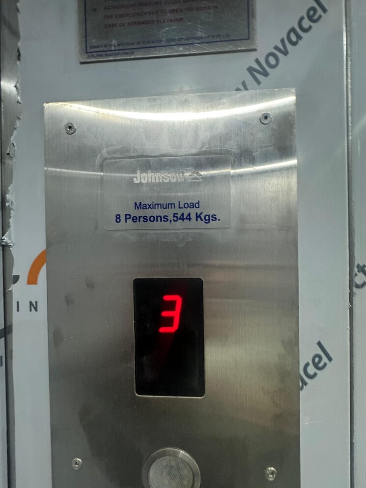 undefined, sector 43 3 Bedroom 200 Sq.Yd. Builder Floor In Sector 43 Gurgaon 8923401