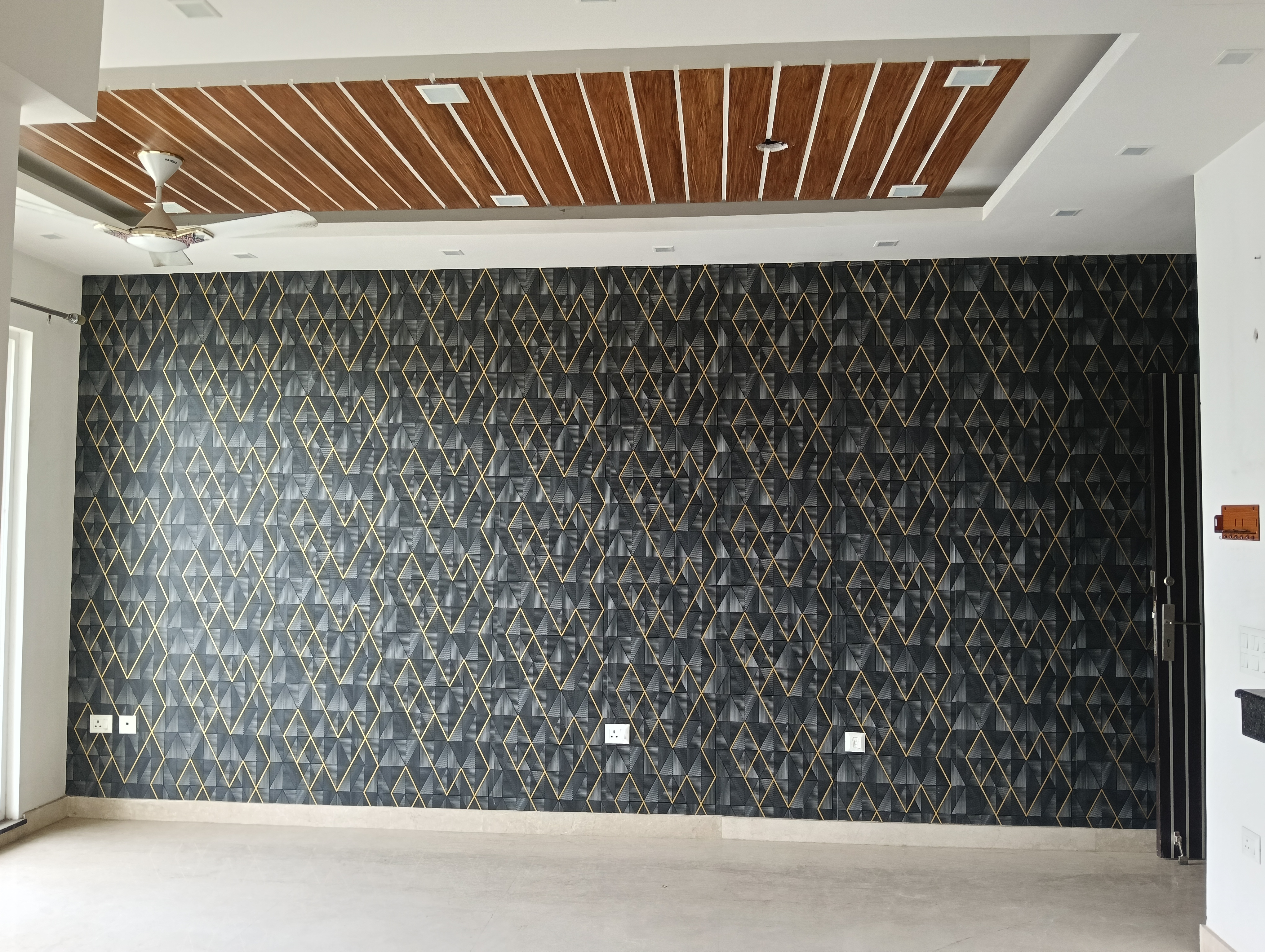 3 BHK + Servant Room Apartment For Rent in Microtek Greenburg