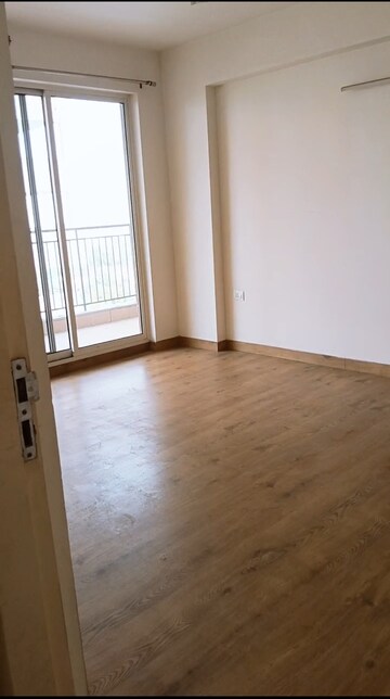 Room in 3 BHK Apartment at Bestech Park View Sanskruti, Sector 92 – for Rent