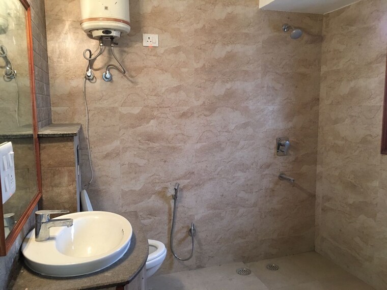 Bathroom, east of kailash 3 Bedroom 1500 Sq.Ft. Apartment In East Of Kailash Delhi 8923481