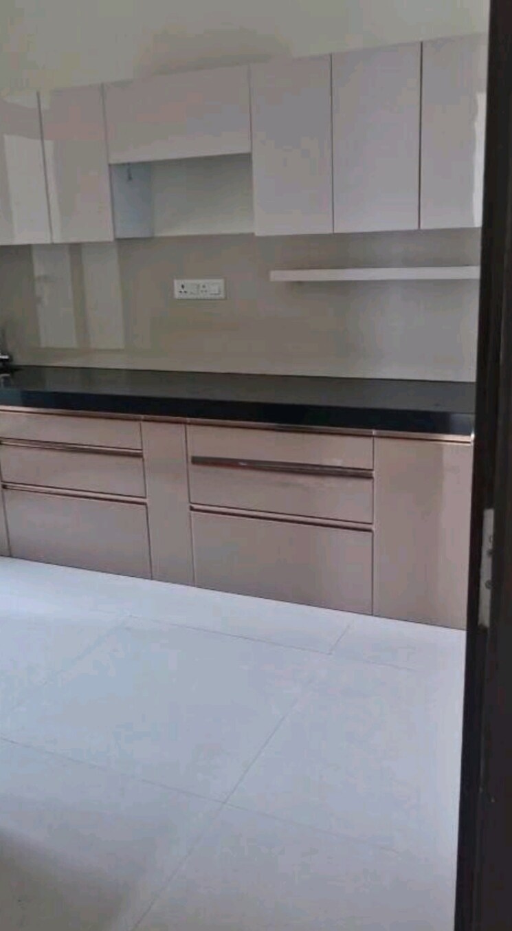 Kitchen, kapur bawdi 3 Bedroom 1600 Sq.Ft. Apartment In Kapur Bawdi Thane 8923486