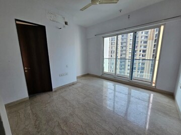 Bedroom in 2.5 BHK Apartment at Sheth Avalon, Laxmi Nagar – for Rent