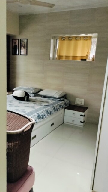 Master Bedroom in 2 BHK Apartment at Mathew Mansion, Ic Colony – for Rent