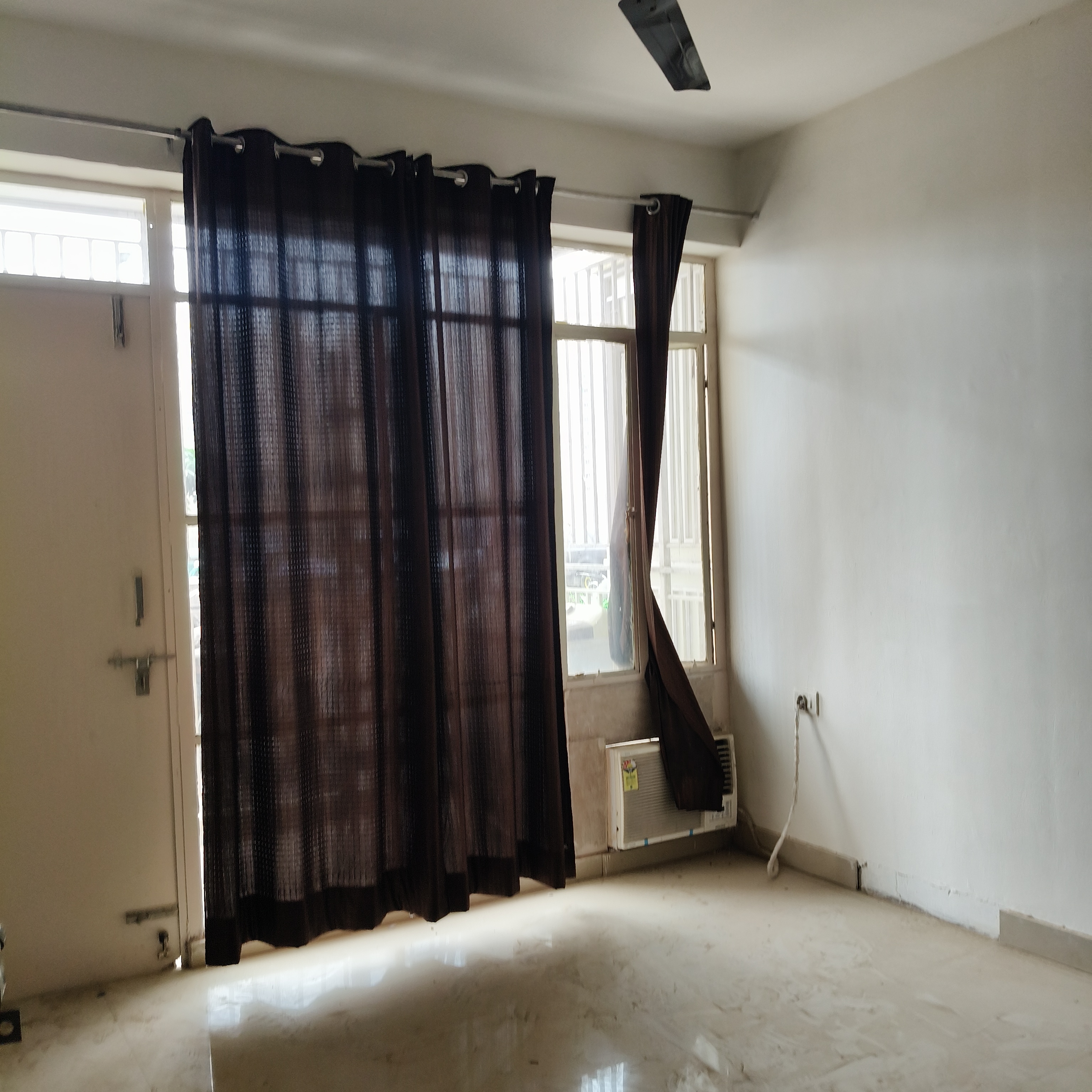 2 BHK Apartment For Rent in Suncity Avenue 102