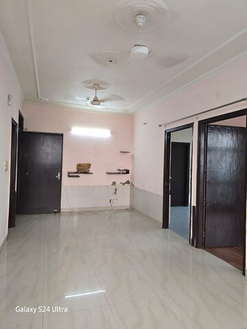 Room in 2 BHK Builder Floor at Ansal Plaza Sector-23, Sector 23 – for Rent