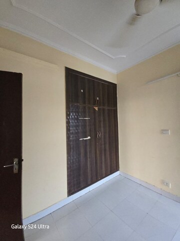 Room in 2 BHK Builder Floor at Ansal Plaza Sector-23, Sector 23 – for Rent