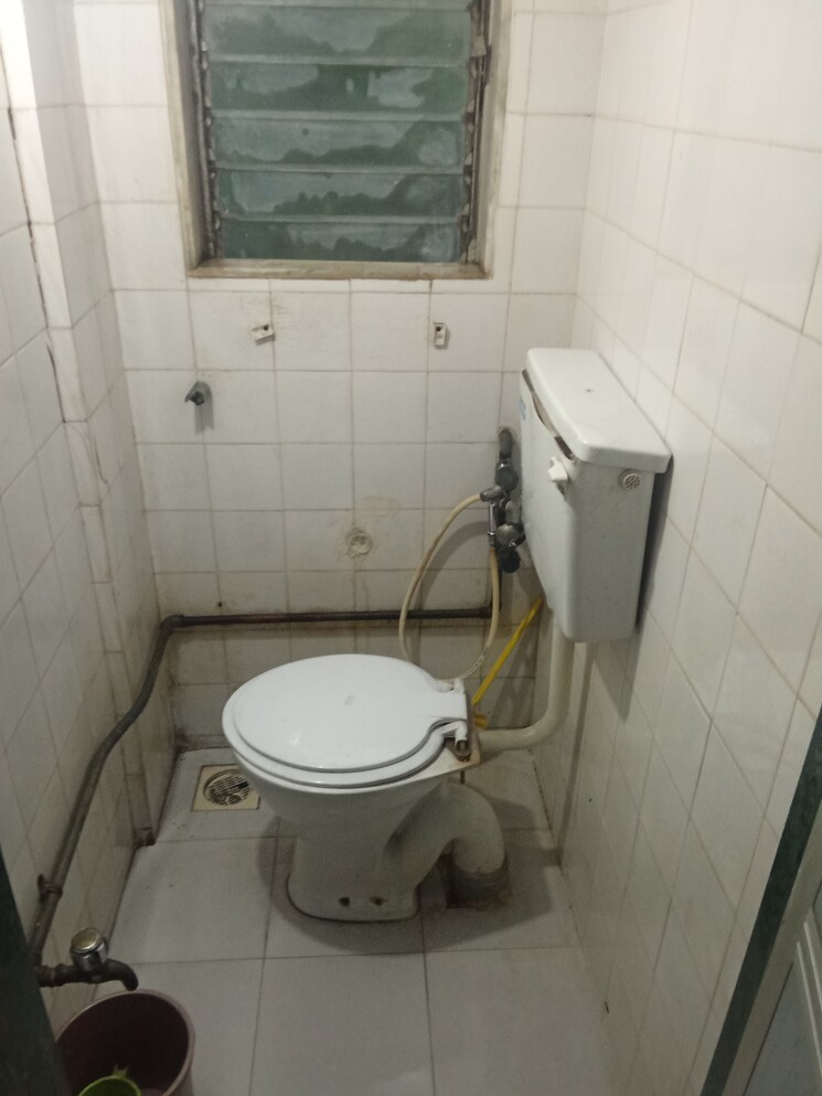 Bathroom, high-rise-apartments 1 Bedroom 630 Sq.Ft. Apartment In Ic Colony Mumbai 8923540
