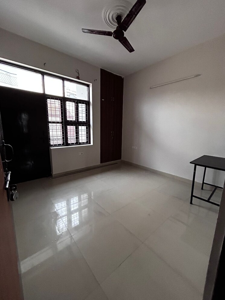 Room, ansal-plaza-sector-23 2 Bedroom 2700 Sq.Ft. Builder Floor In Sector 23 Gurgaon 8923541