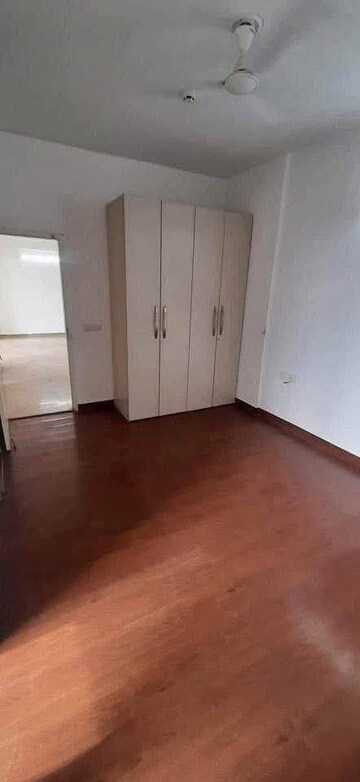 Room in 3 BHK Apartment at Mapsko Mount Ville, Sector 79 – for Rent