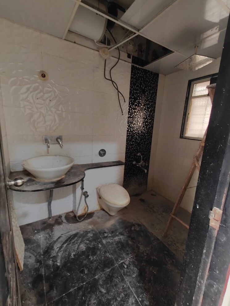 Bathroom, salarpuria-h-and-m-royal 2 Bedroom 1200 Sq.Ft. Apartment In Kondhwa Pune 8923544