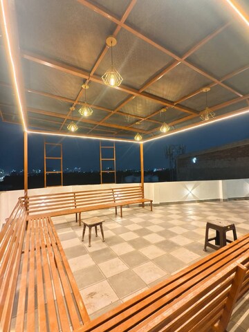 Staircase in  Pg at Ansal Plaza Sector-23, Sector 23 – for Rent