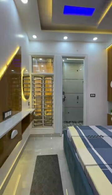 Living Room in 3.5 BHK Builder Floor at Mansarover Garden – for Rent