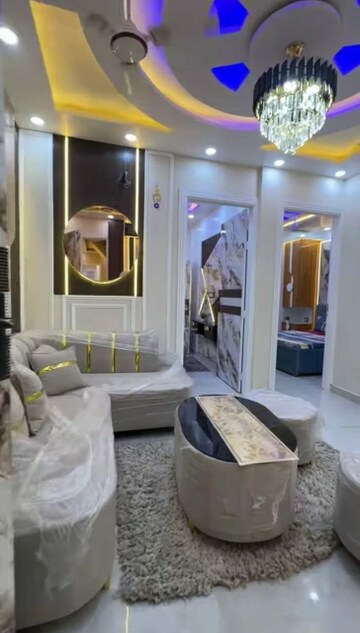 Living Room in 3.5 BHK Builder Floor at Mansarover Garden – for Rent