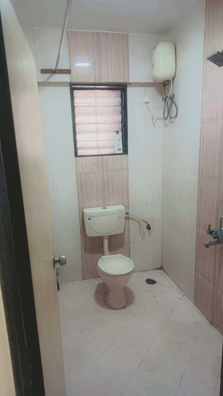 Bathroom, mohini-castle 2 Bedroom 642 Sq.Ft. Apartment In Khar West Mumbai 8923554