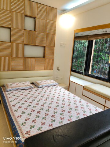 Master Bedroom in 2.5 BHK Apartment at Khar West – for Rent