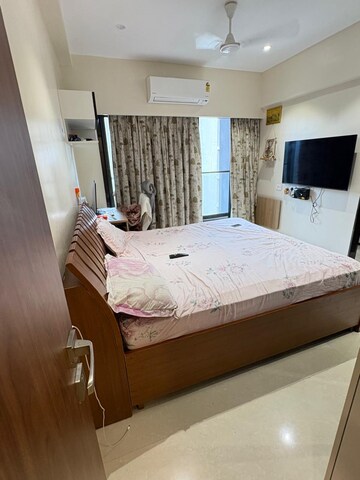 Bedroom in 3 BHK Apartment at Khar West – for Sale