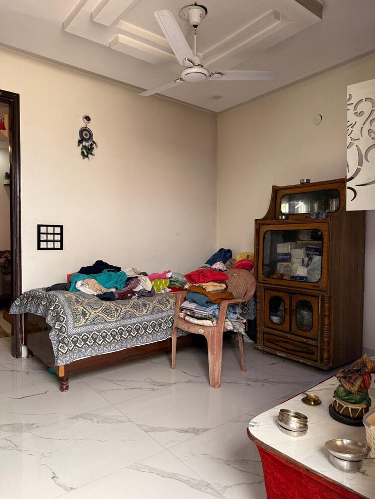 Living Room, uttam nagar 3 Bedroom 75 Sq.Yd. Builder Floor In Uttam Nagar Delhi 8923601