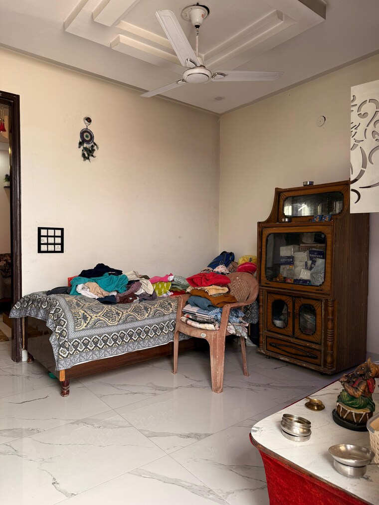 Living Room, uttam nagar 3 Bedroom 75 Sq.Yd. Builder Floor In Uttam Nagar Delhi 8923601