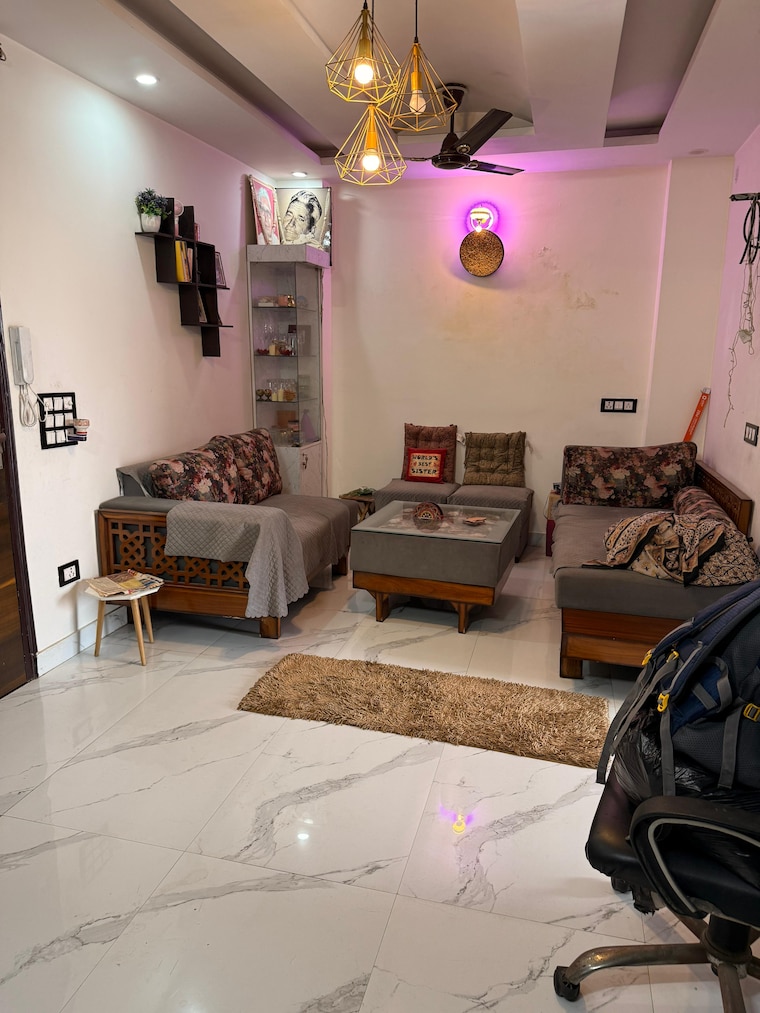 Living Room, uttam nagar 3 Bedroom 75 Sq.Yd. Builder Floor In Uttam Nagar Delhi 8923601