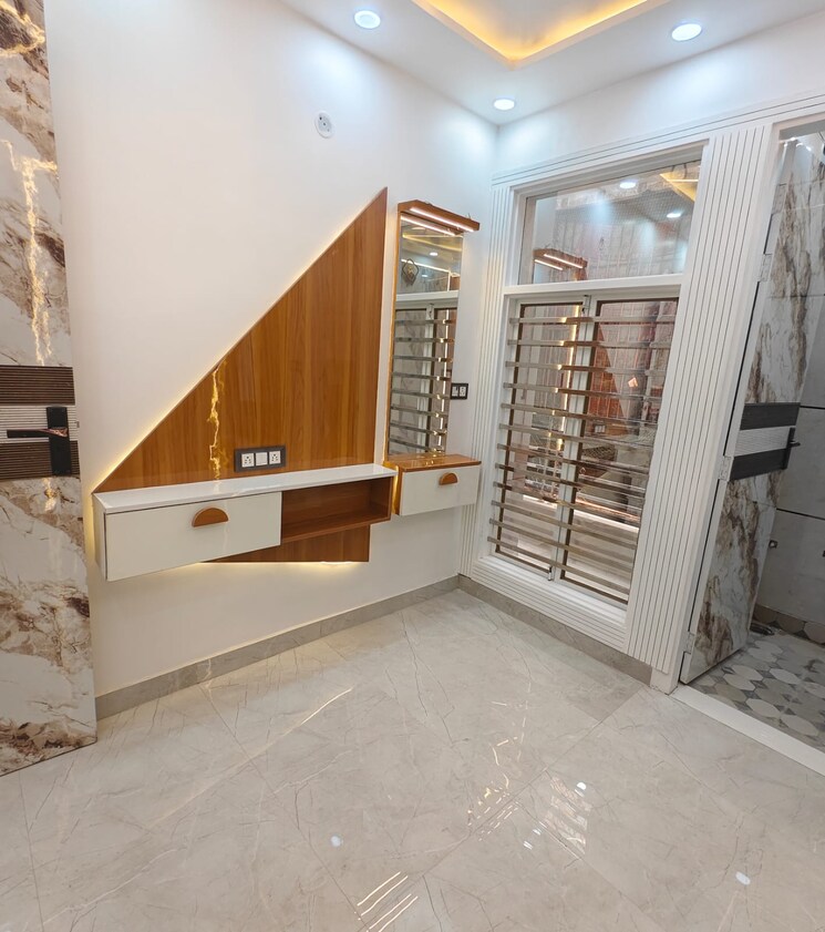 Balcony, uttam nagar 2 Bedroom 50 Sq.Yd. Builder Floor In Uttam Nagar Delhi 8923603