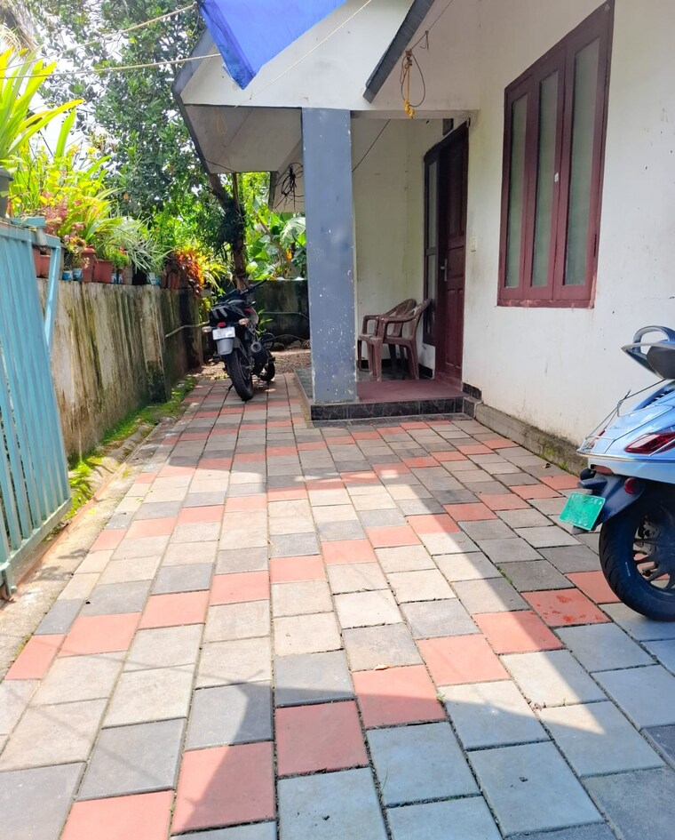  Parking, aluva 2 Bedroom 866 Sq.Ft. Independent House In Aluva Kochi 7964096