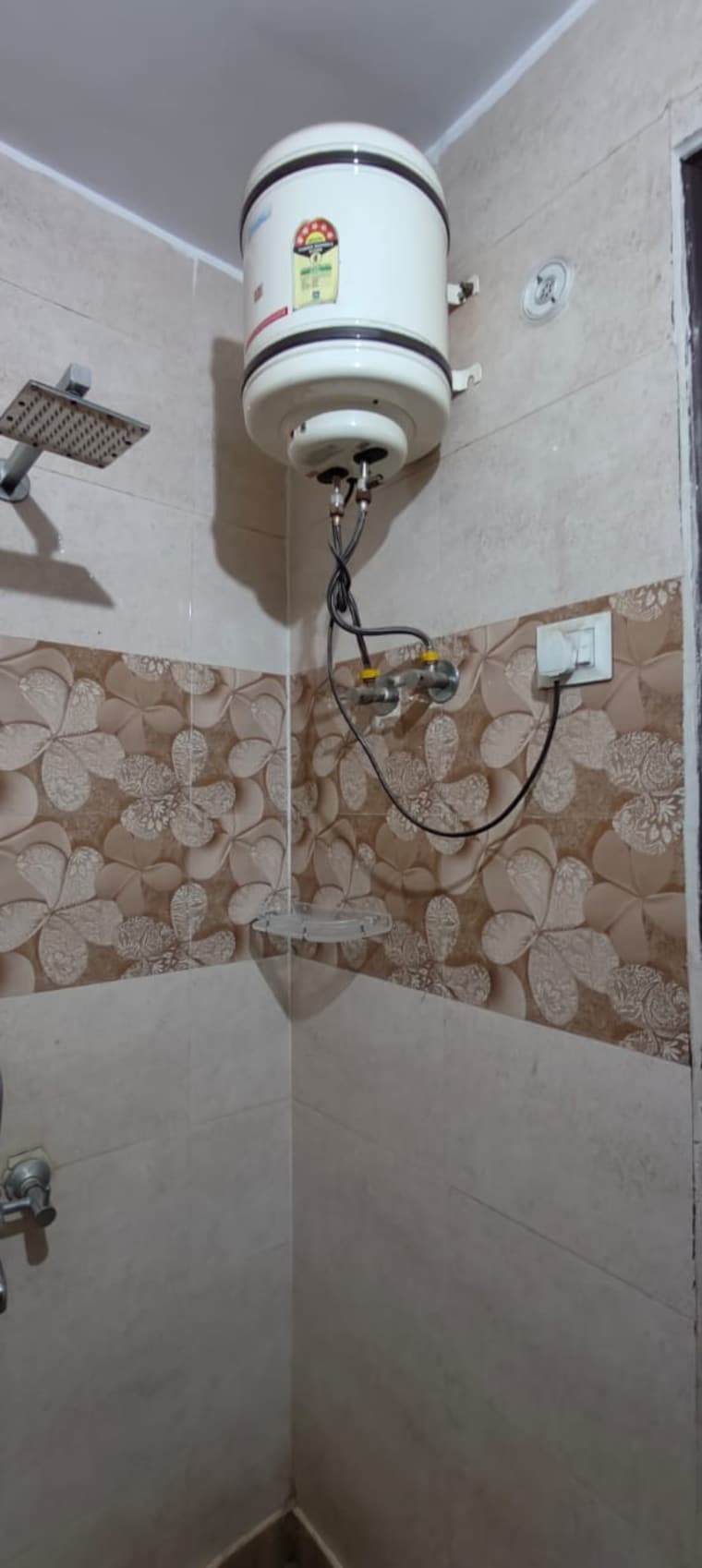Bathroom, vishwas park 3 Bedroom 75 Sq.Yd. Builder Floor In Vishwas Park Delhi 8923608