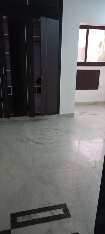 Room in 3 BHK Apartment at Ip Extension – for Rent