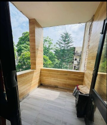 Balcony in 2 BHK Builder Floor at Sector 44 – for Rent