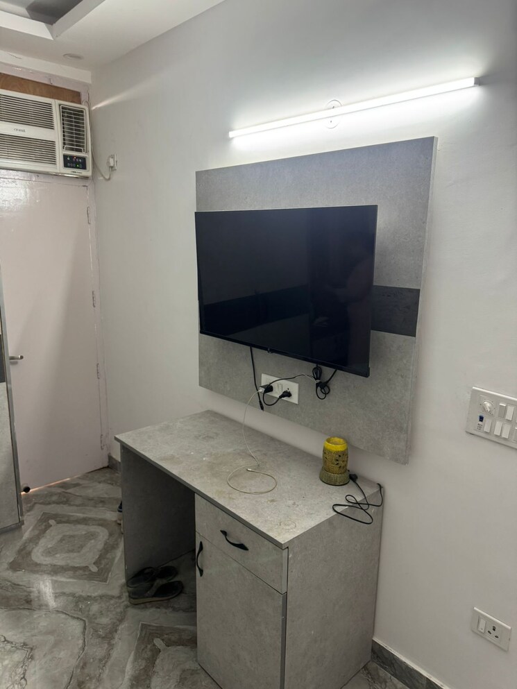 Living Room, greater kailash i 3 Bedroom 208 Sq.Yd. Builder Floor In Greater Kailash I Delhi 8923635