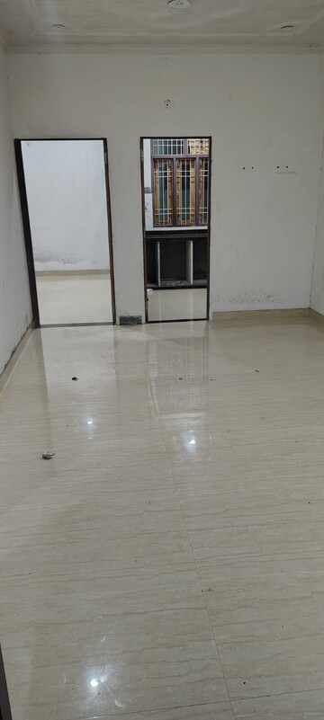 Room in 2 BHK Apartment at Rangoli Gardens, Vaishali Nagar – for Rent