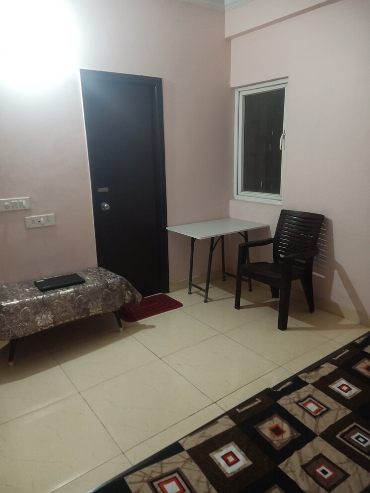 Room, noida central Pg For Boys In Noida Central 8923641
