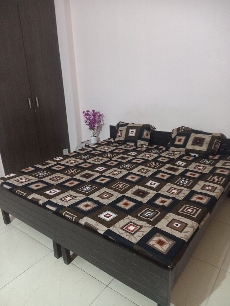 Room, noida central Pg For Boys In Noida Central 8923641
