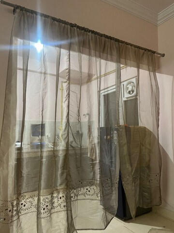   Pg at Noida Central – for Rent