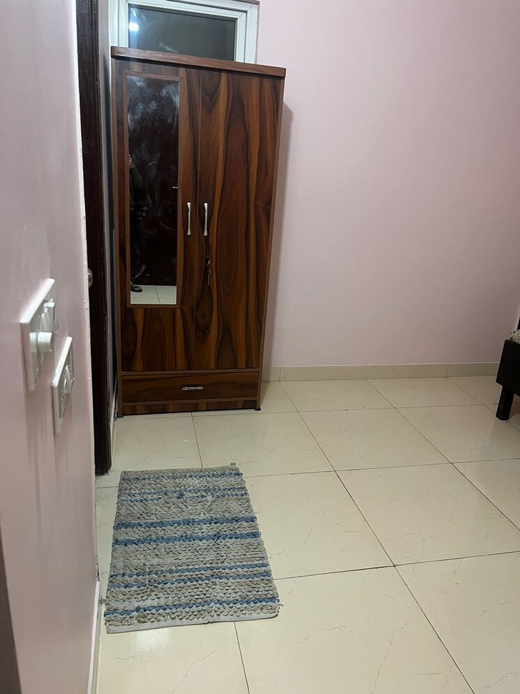 Room, noida central Pg For Boys In Noida Central 8923641