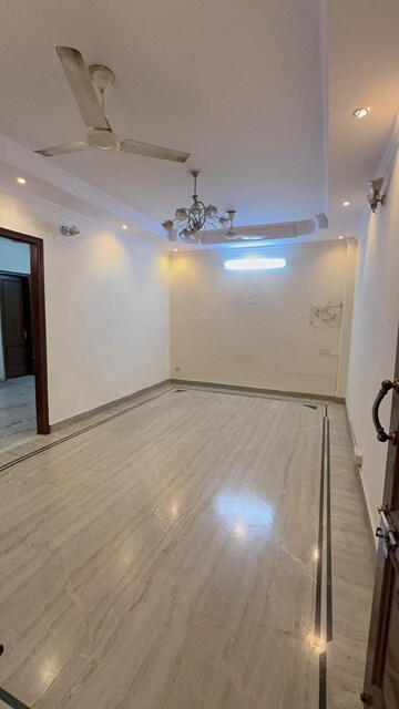 Room in 2 BHK Builder Floor at Kalkaji – for Rent