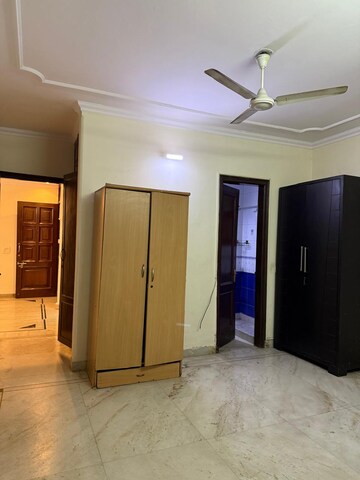 Room in 2 BHK Builder Floor at Kalkaji – for Rent