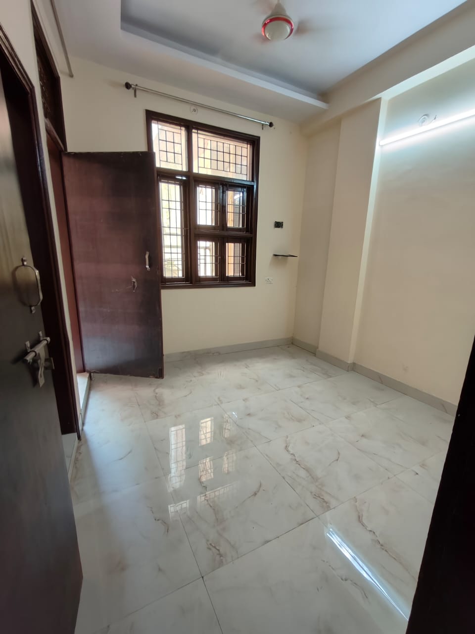 3.5 BHK + Servant Room Apartment For Sale in Abhinav Apartments