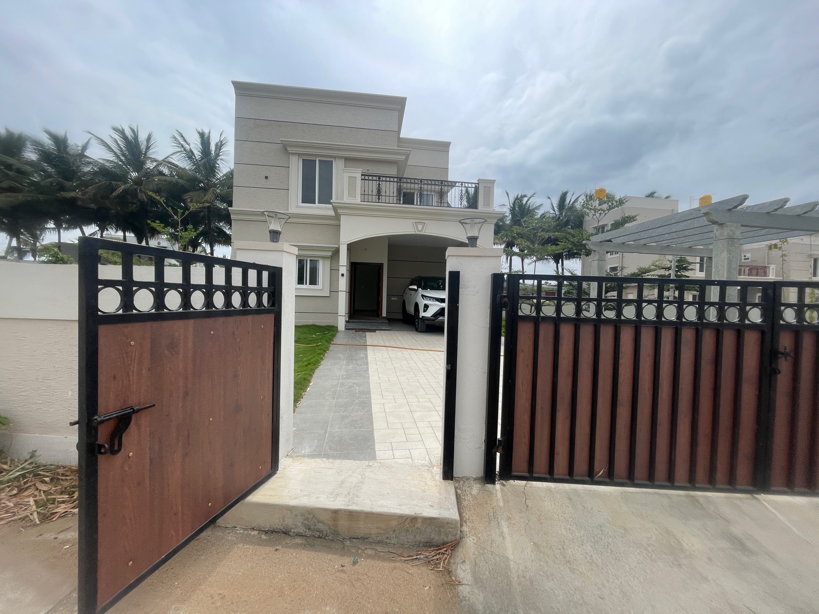 3 BHK + Pooja Room,Servant Room,Study Room,Extra Room Villa For Sale in Temple Twon