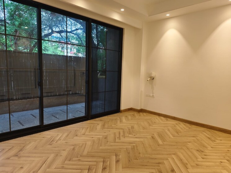 Room, defence colony 3 Bedroom 2500 Sq.Ft. Builder Floor In Defence Colony Delhi 8923670